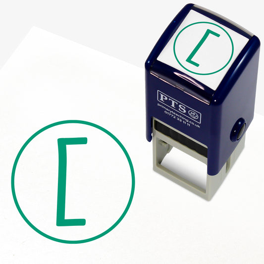 Paragraph Bracket Stamper – 25mm pre-inked teacher stamp featuring a green open bracket within a circle.