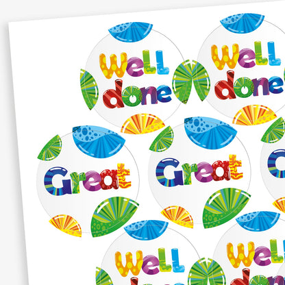 A sheet of 32mm circular stickers with bubble-gum scent.  Featuring semi circle fruit pieces surrounding phrases such as 'Well done', 'Super', and 'Great'. 